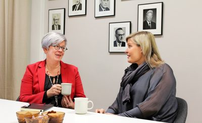 Tays Sydänsairaalan liiketoimintajohtaja Minna Metsälä ja Hämeenmaan sydänpiirin toiminnanjohtaja Ulla Harala